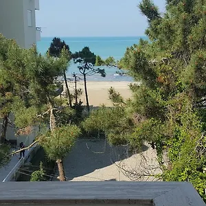 Aparthotel Arberia, Kryemedhej